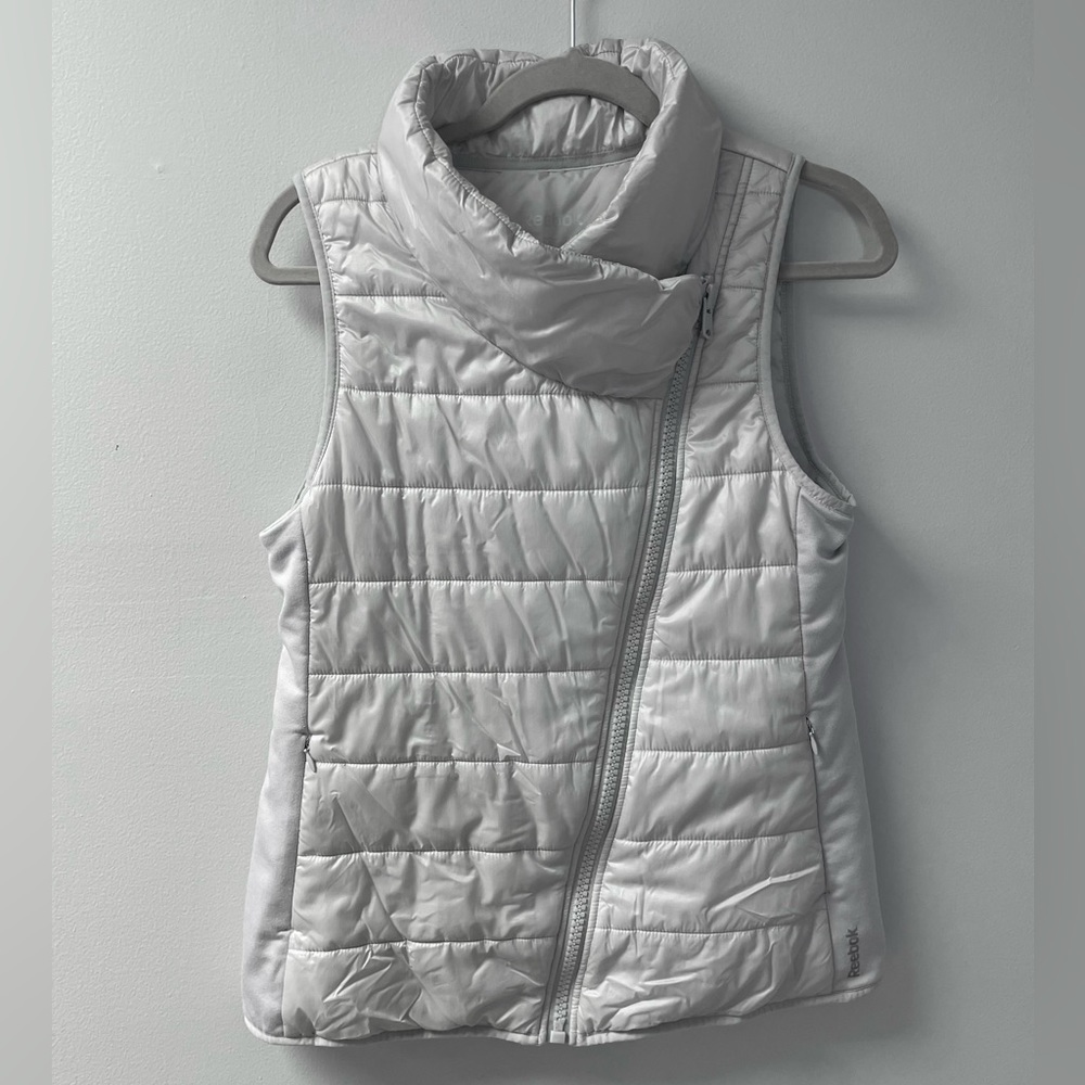 Rebook Lightweight Silver / Grey / Pearl Asymmetrical Puffer Vest Size Med